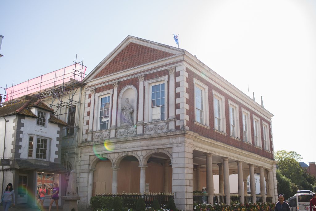 photo of outside of windsor guildhall