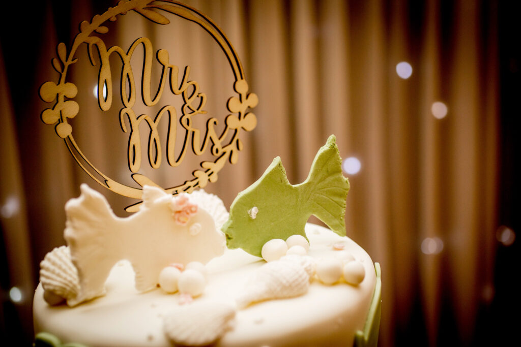 wedding cake topper saying mr and mrs